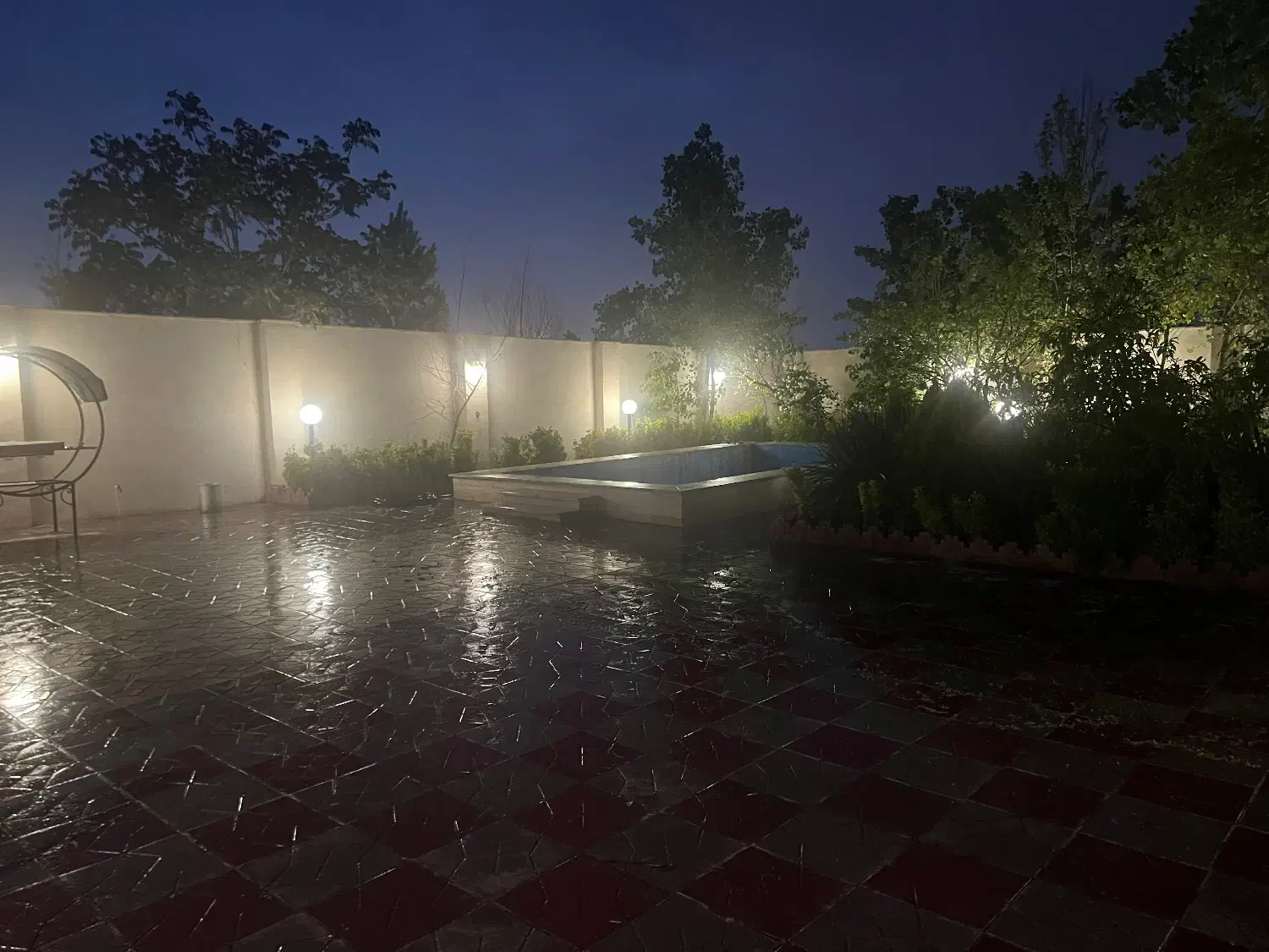 اجاره ویلا روزانه|اجارهٔ کوتاه‌مدت ویلا و باغ|هشتگرد, کوشک زر|دیوار