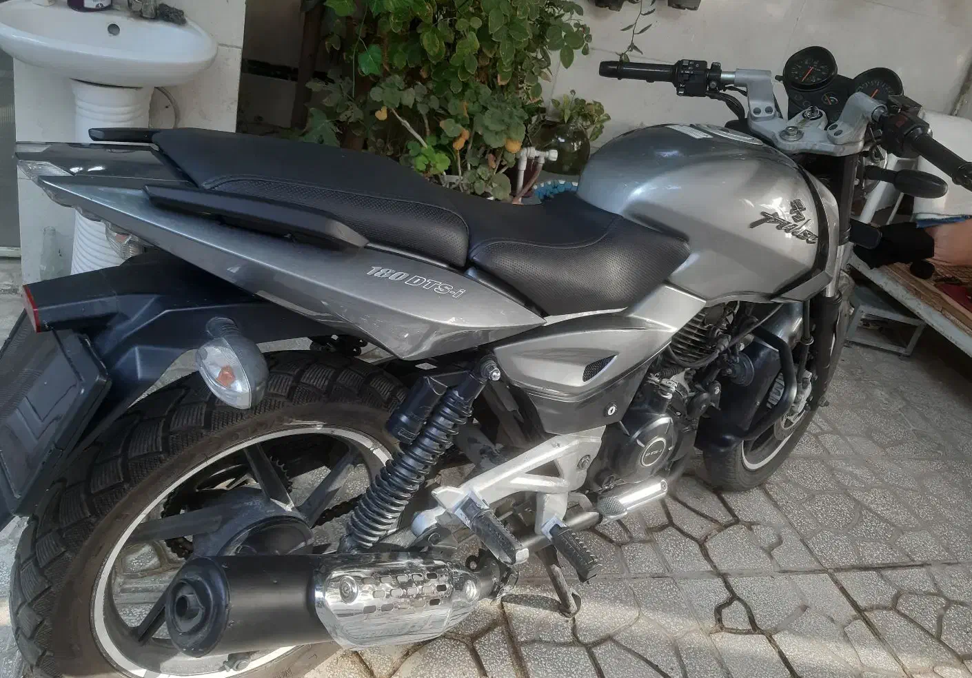 پالس 180 ug4|موتورسیکلت|مشهد, امیرآباد|دیوار