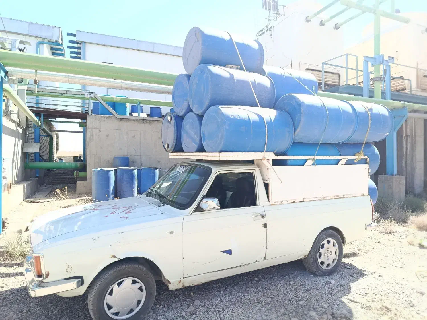 بشکه پلاستیکی|ظروف نگهدارنده، پلاستیکی، یک‌بارمصرف|اسفراین, |دیوار