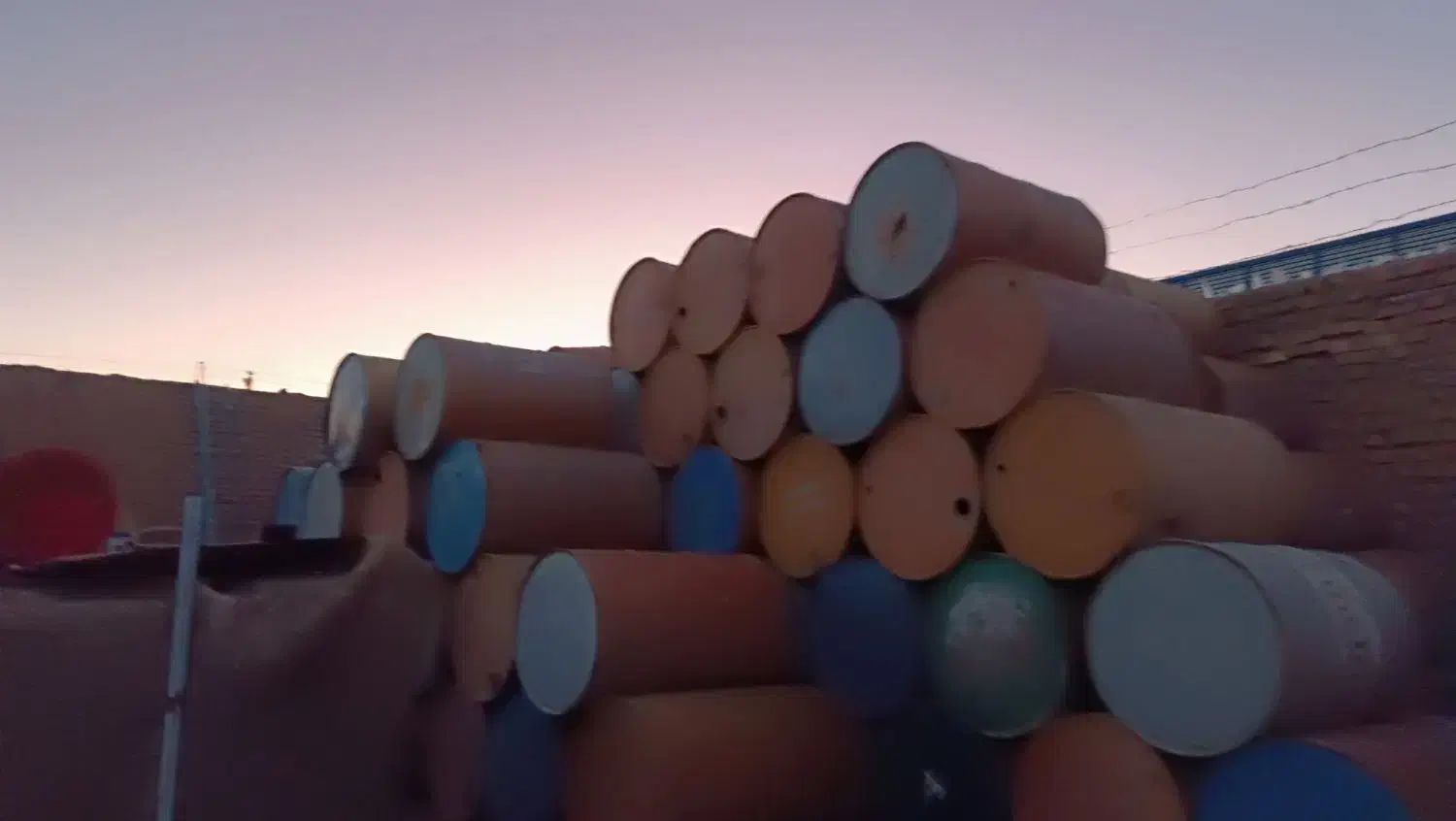 بشکه آهنی|ابزارآلات|گرمسار, |دیوار