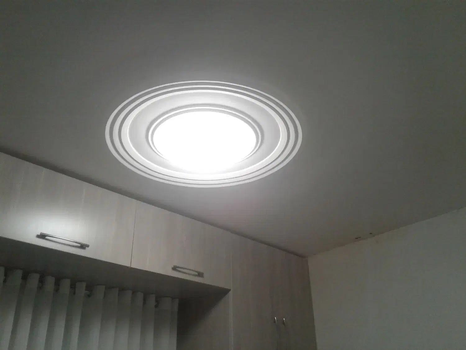 نیازبه یک شاگردبرای گچکاری دارم|استخدام صنعتی، فنی، مهندسی|آستانه اشرفیه, |دیوار