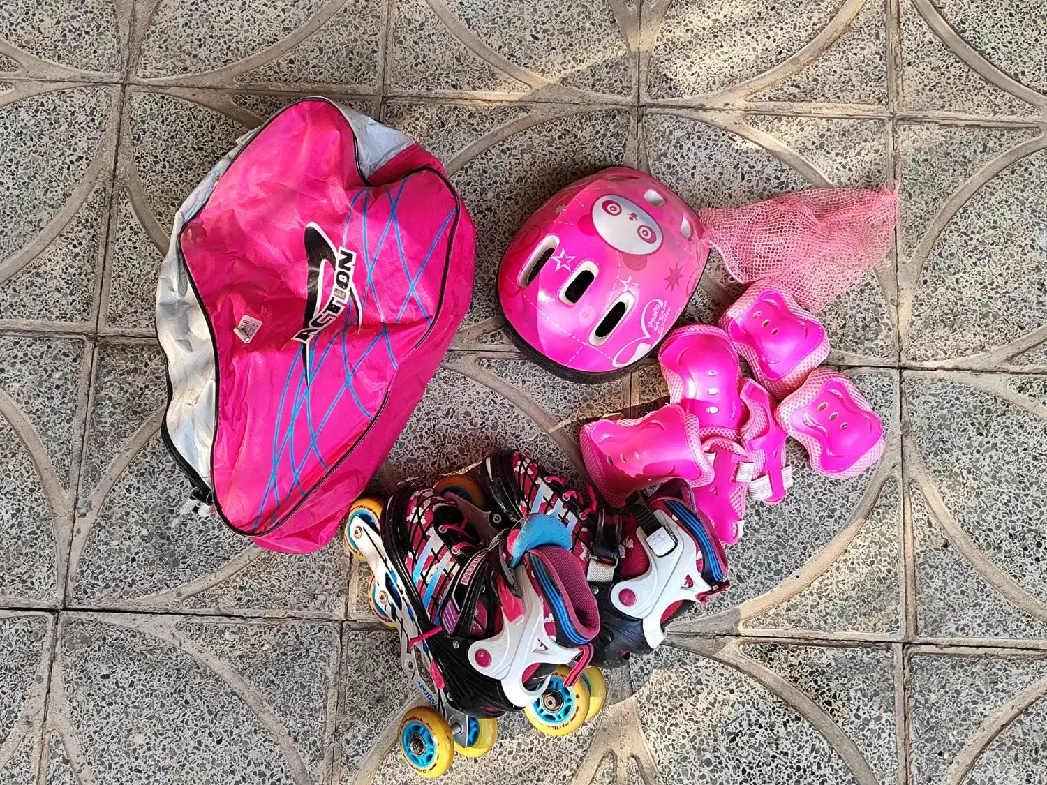 اسکیت درحد نو همراه با تجهیزات کامل|دوچرخه، اسکیت، اسکوتر|شاهین‌شهر, طالقانی|دیوار