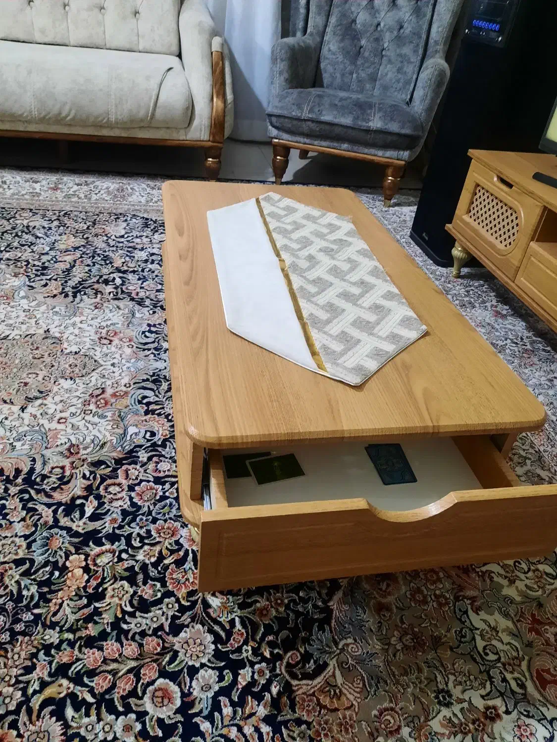 جلومبلی با سه تا عسلی|مبلمان خانگی و میز عسلی|قدس, شهرقدس|دیوار