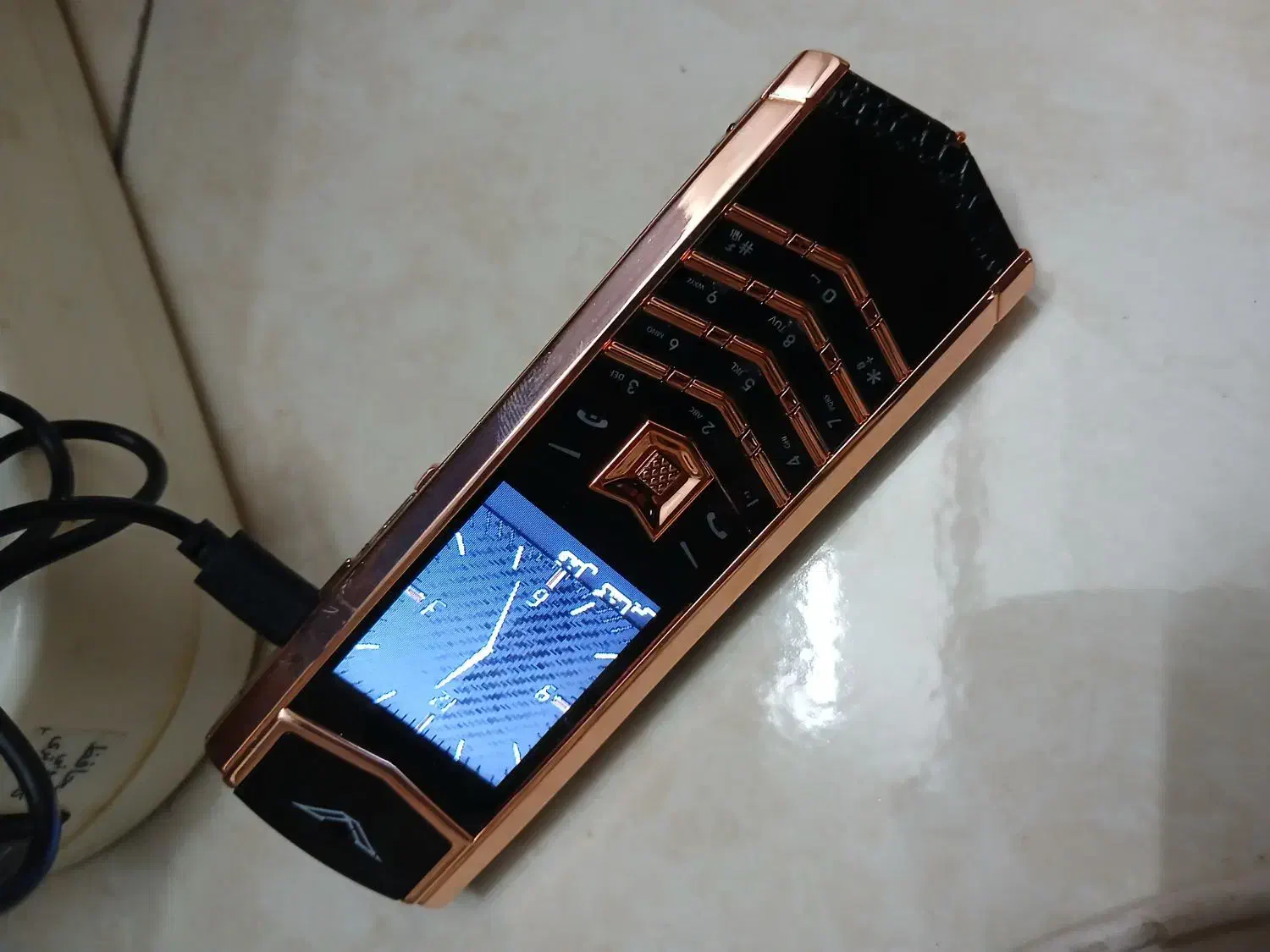 گوشی ورتو لاکچری. درحد نو|موبایل|تهران, مخصوص|دیوار