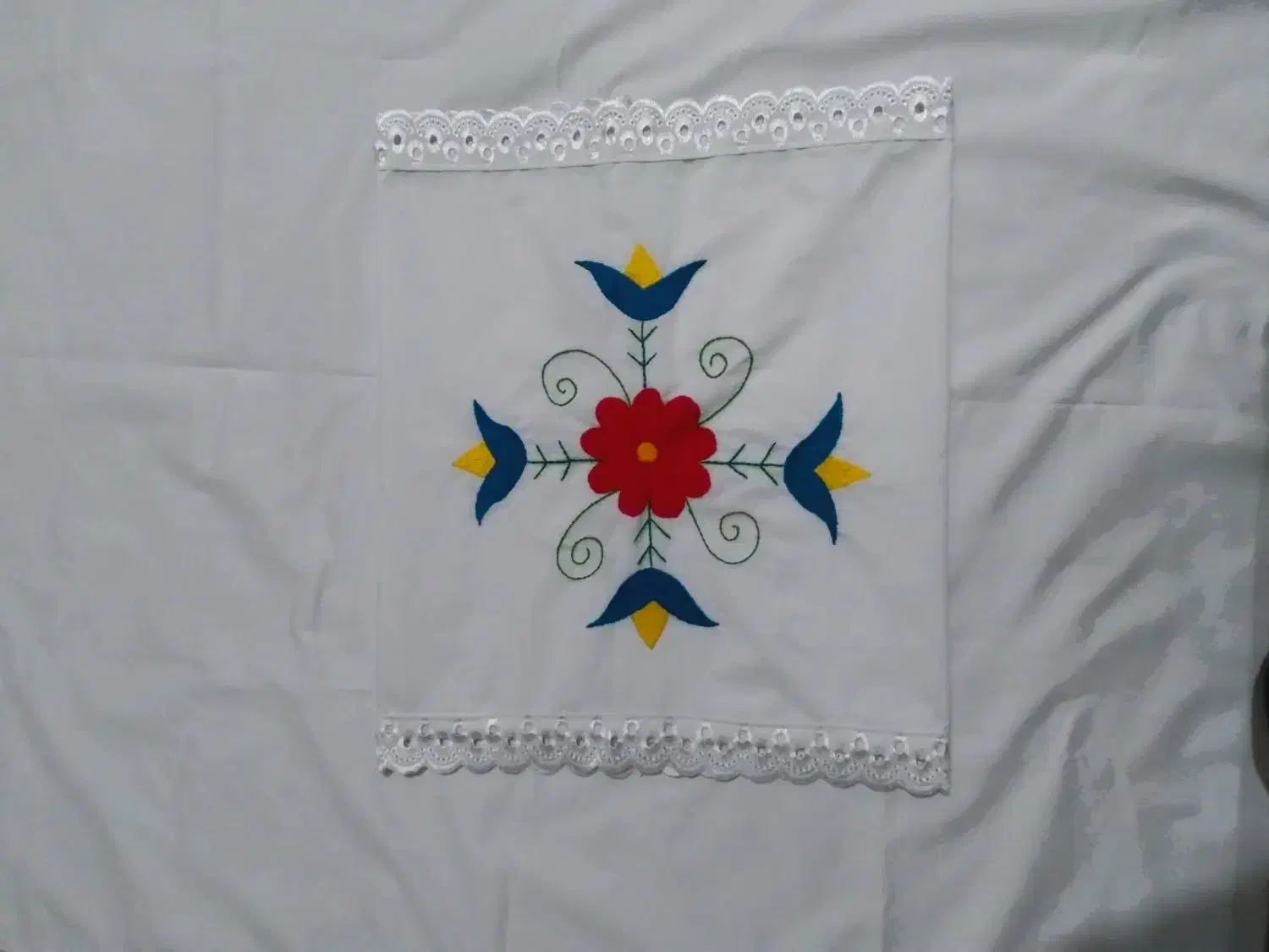 روبالشی  گلدوزی شده با دست|رختخواب، بالش، پتو|گرگان, |دیوار