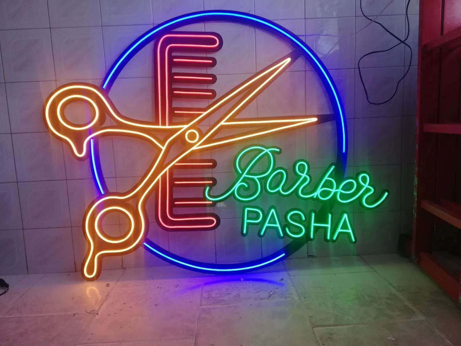 ساخت تخصصی تابلو های ال ای دی ثابت و نئون|فروشگاه و مغازه|همدان, |دیوار