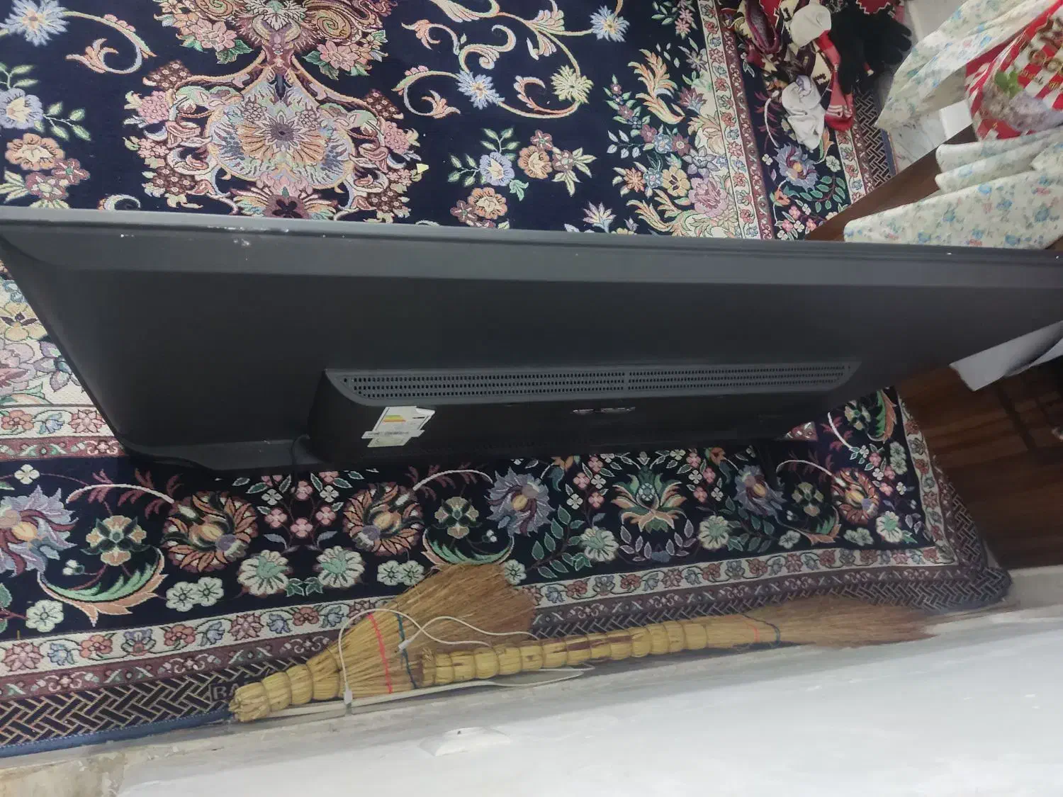 تلویزیون ال ای دی شکسته اسنوا|تلویزیون و پروژکتور|قم, زنبیل آباد|دیوار