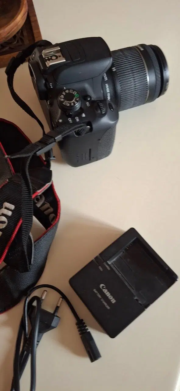 دوربین Canon 700D|دوربین عکاسی و فیلمبرداری|تهران, شهرک غرب|دیوار