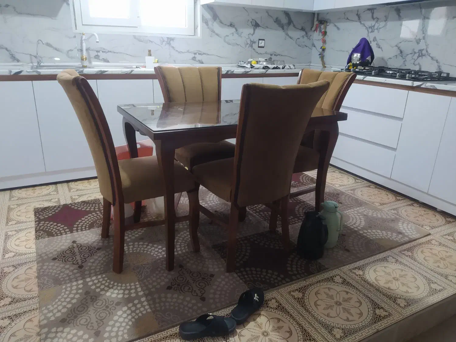 میز غذا خوری چهار نفره|میز و صندلی غذاخوری|بوئین زهرا, |دیوار