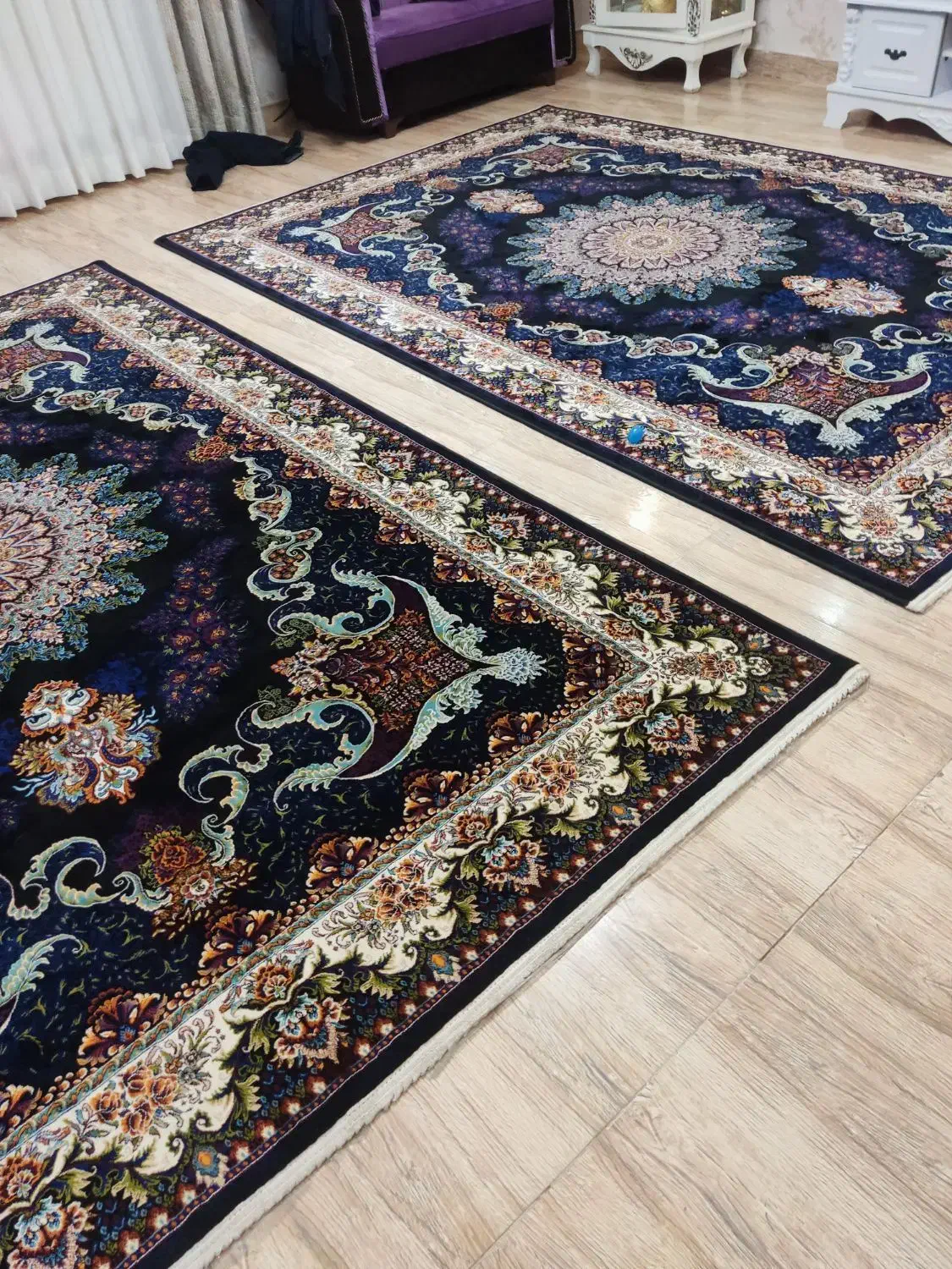 2عدد فرش 6متری در حد نو موجود هست.|فرش|رشت, کوی حسینی|دیوار