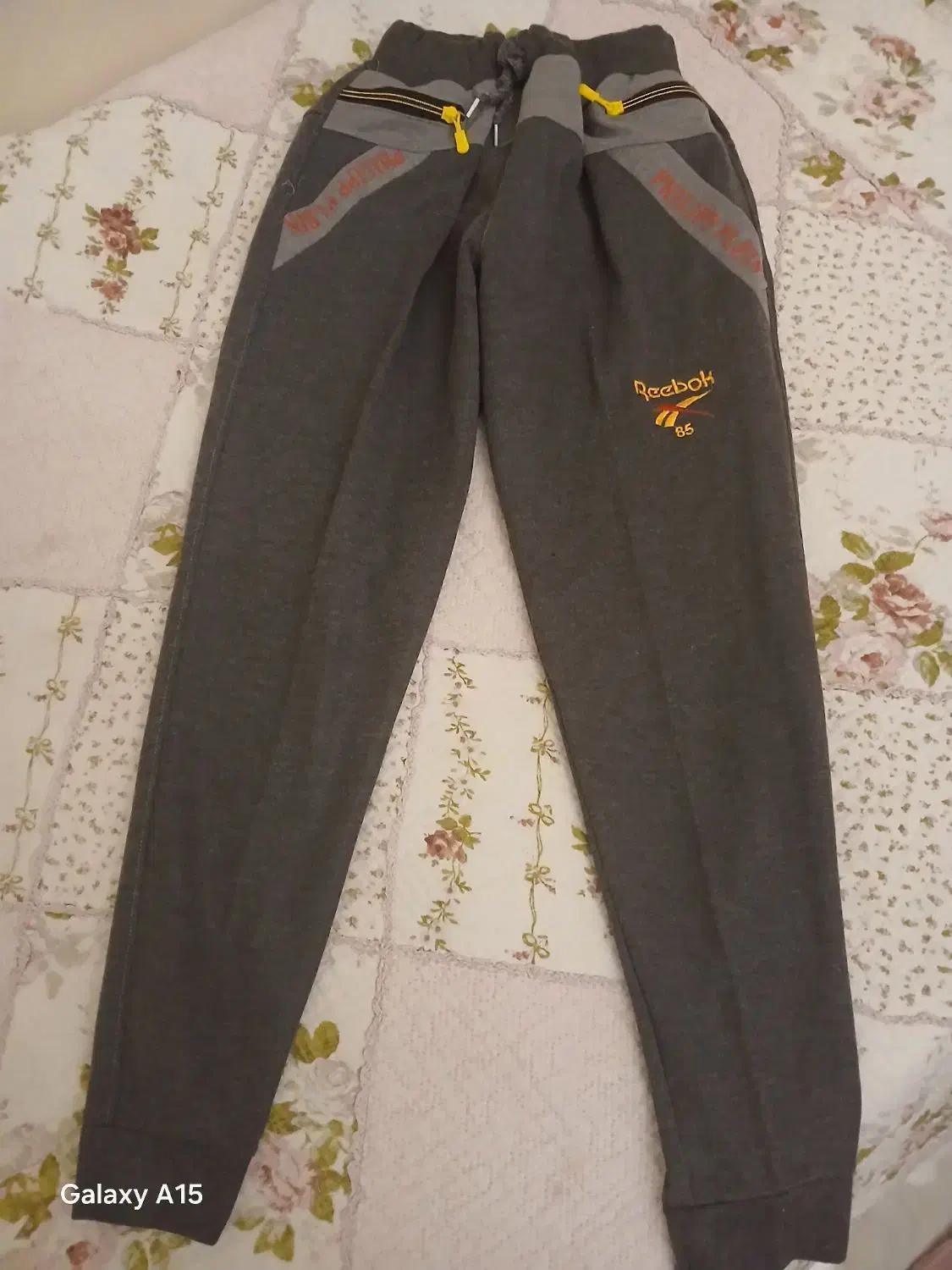 لباس و شلوار بسیار تمیز و حتی نو|کفش و لباس بچه|رودهن, |دیوار