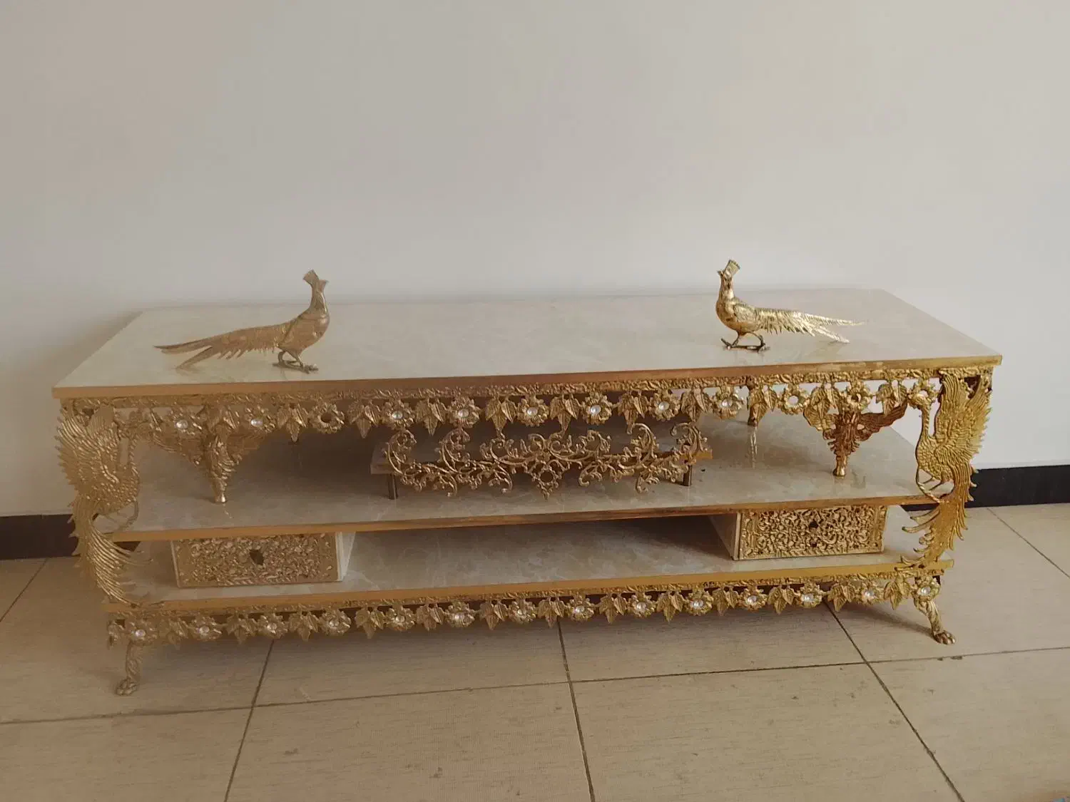 بوفه زیر تلویزیونی و سماور زغالی|بوفه، ویترین، کنسول|باغستان, |دیوار