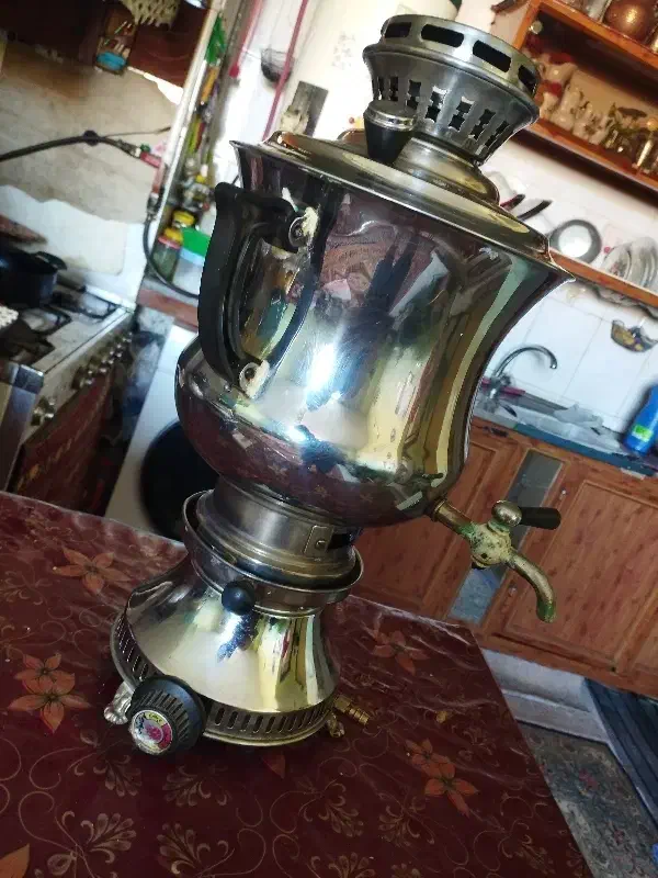 سماور گازی سالم|سماور، چای‌ساز، قهوه‌ساز|بروجن, |دیوار