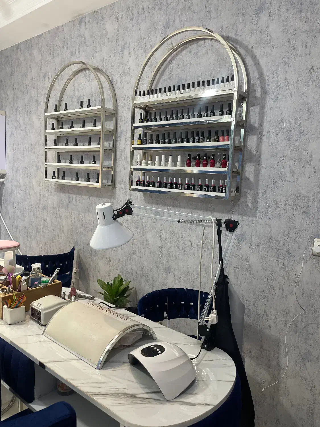 اجاره میز ناخن تخت مژه و صندلی رنگ کار و بافتکار|استخدام درمانی، زیبایی، بهداشتی|نسیم‌شهر, |دیوار