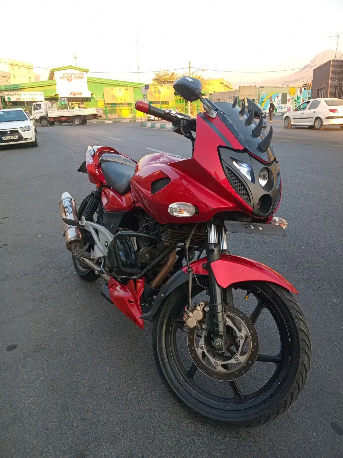 پالس ۲۲۰ مدل ۹۰ معاوضه هم میکنم|موتورسیکلت|تهران, والفجر (افسریه)|دیوار
