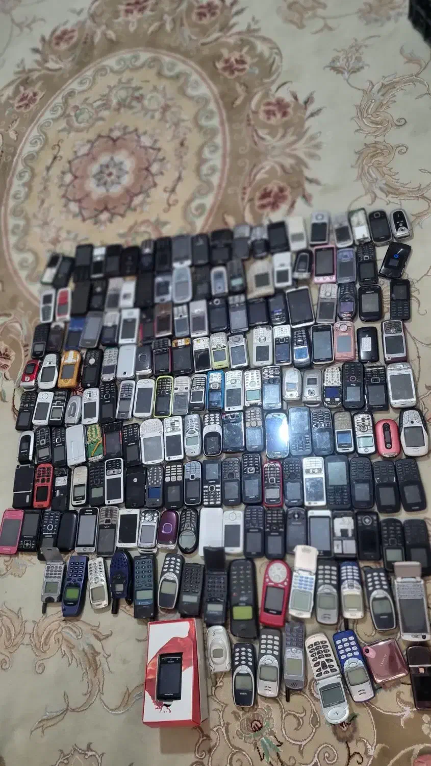 گوشی ساده قدیمی . ۲۰۰ عدد اصلی .۵۰عدد لمسی|موبایل|ماهدشت, |دیوار
