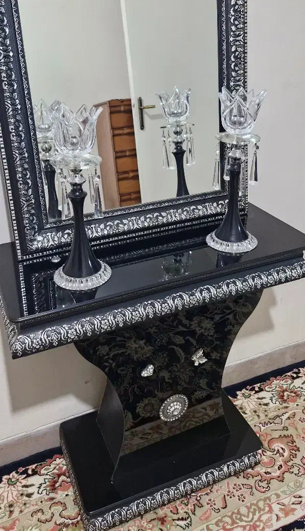 آینه و شمعدان سالم|آینه|تهران, خاک سفید|دیوار