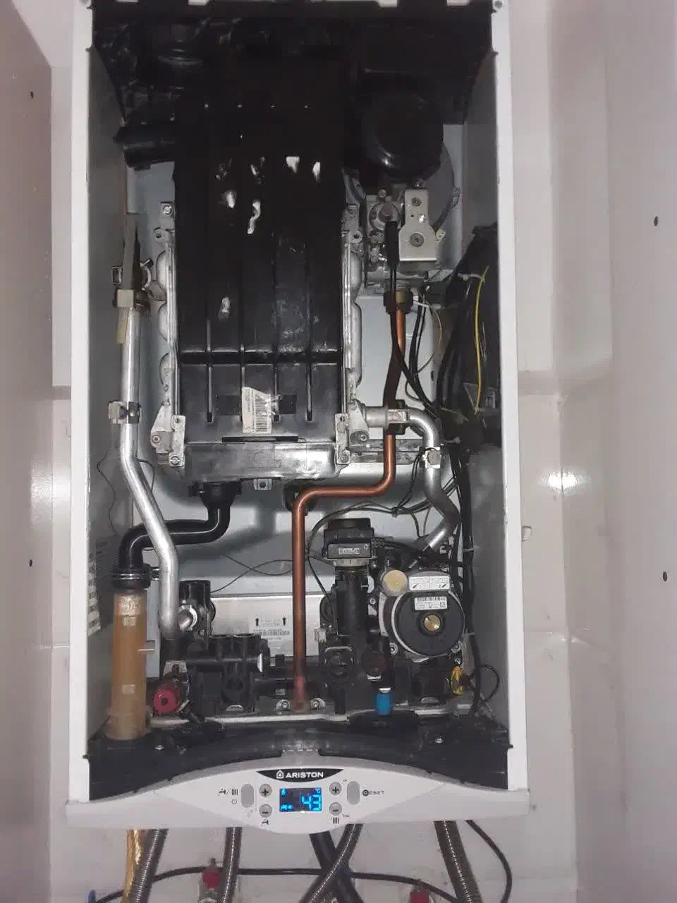 پکیج اریستون چگالشی|آبگرمکن، پکیج، شوفاژ|سلماس, |دیوار