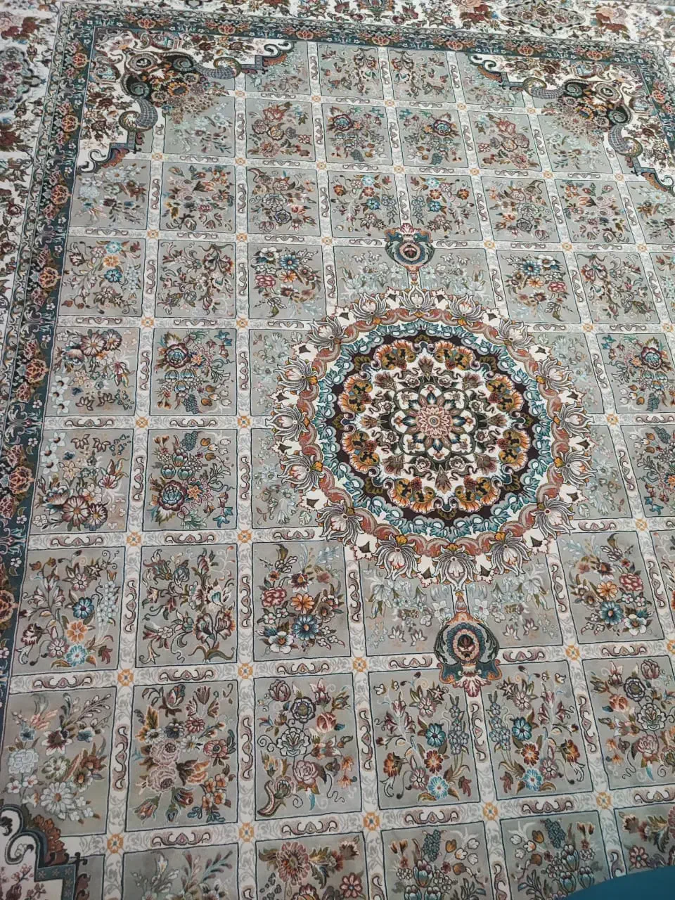 فرش ۱۲متری ۷۰۰ شانه|فرش|خاوران, |دیوار