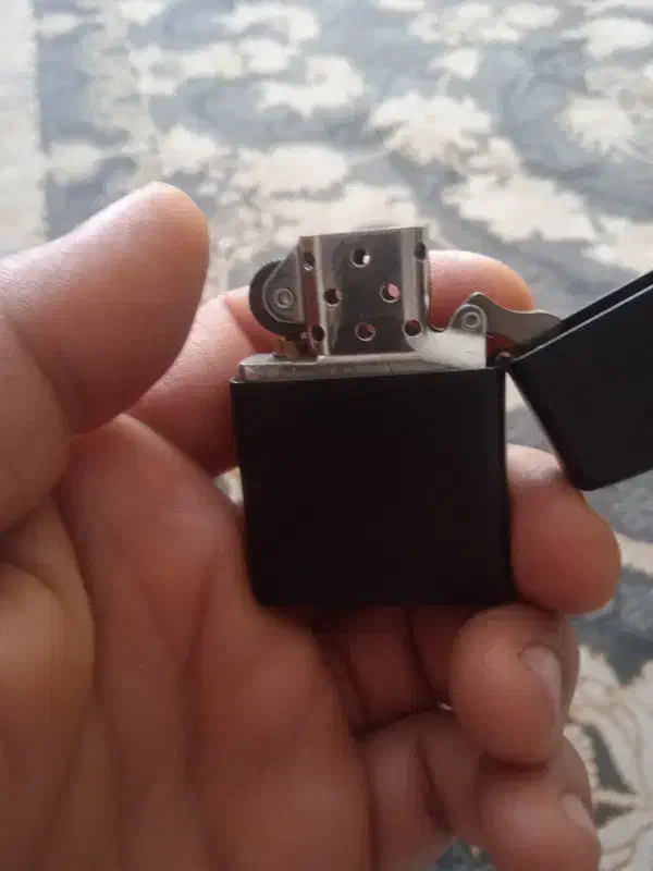 فندک بنزینی زیپو|کلکسیون اشیاء عتیقه|کرمانشاه, |دیوار