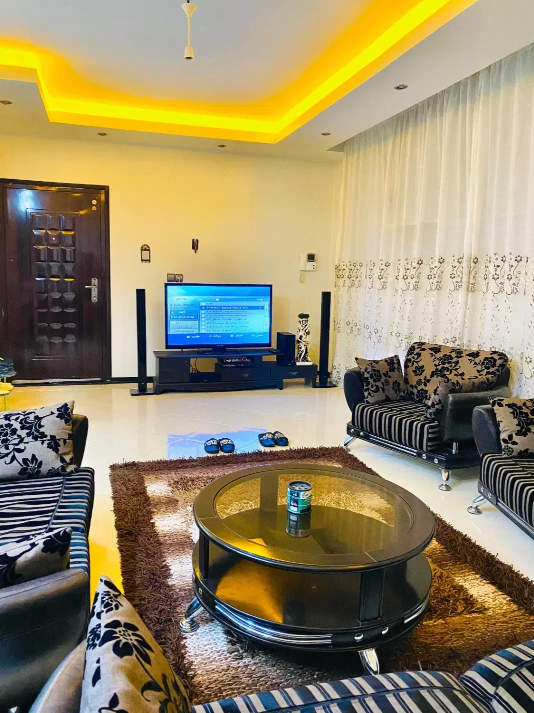 اجاره واحد شیک و‌تمیز روزانه|اجارهٔ کوتاه‌مدت آپارتمان و سوئیت|شاهین‌شهر, خانه کارگر|دیوار