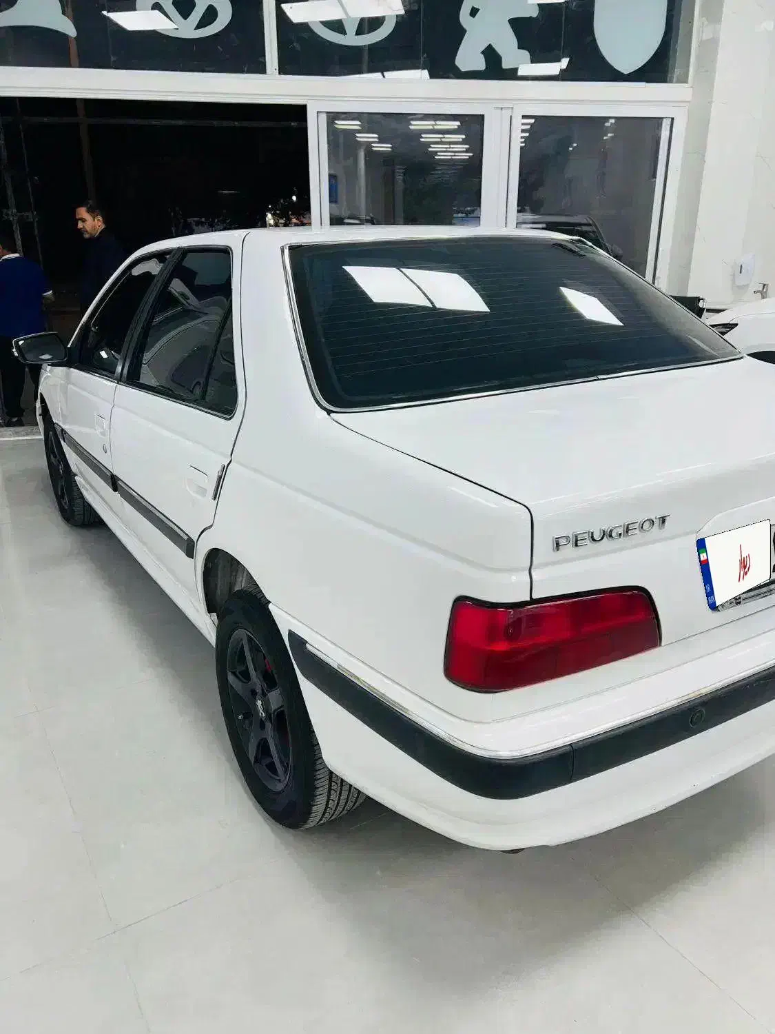 پژو پارس مدل ۴۰۲|خودرو سواری و وانت|شیراز, عفیف‌آباد|دیوار