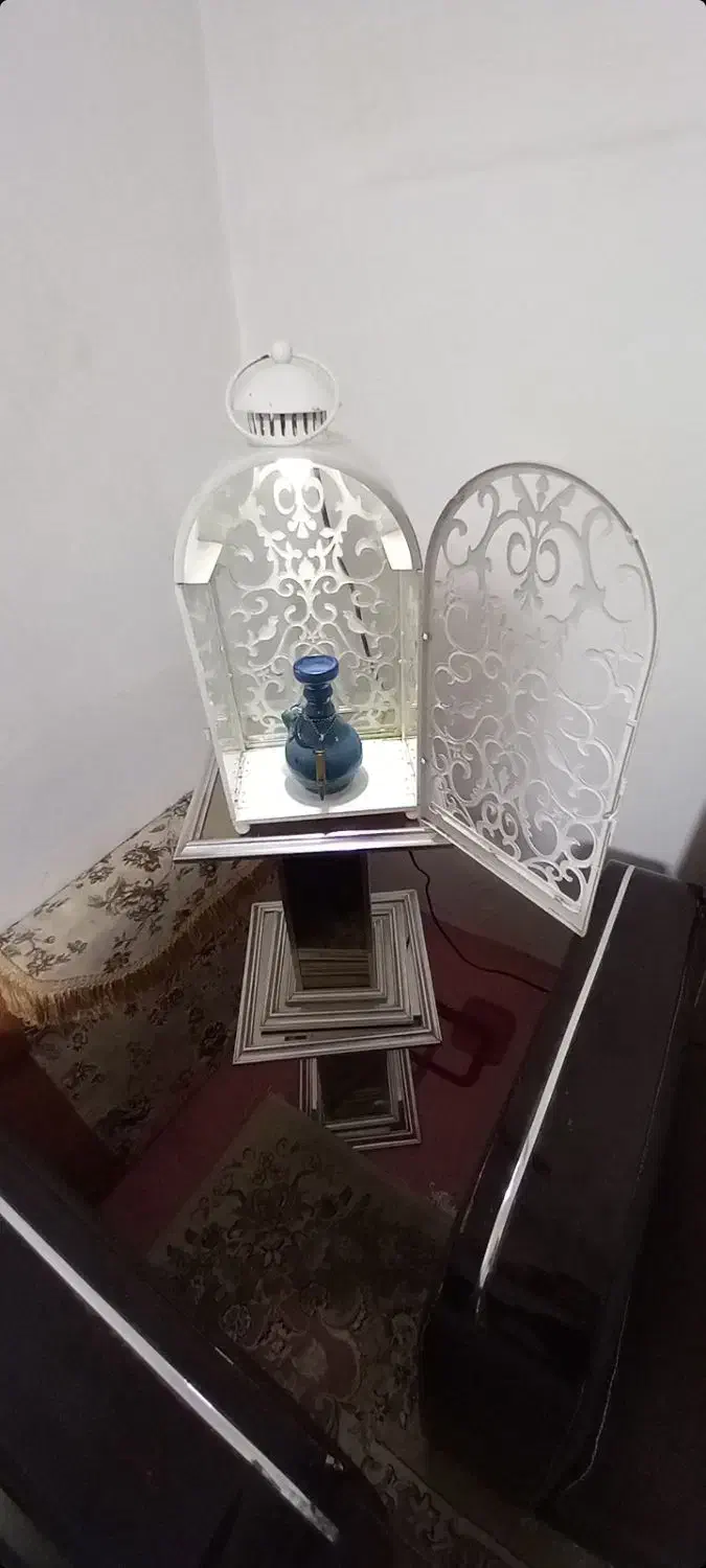 چراغ بقل تخت اباژور ووسایل دیگر بخونید لطفا|چراغ خواب و آباژور|کرمانشاه, |دیوار