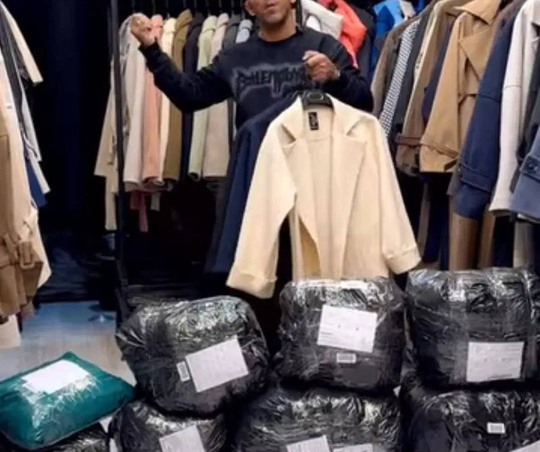 استخدام ادمین اینستا گرام حضوری|استخدام رایانه و فناوری اطلاعات|تهران, مولوی|دیوار