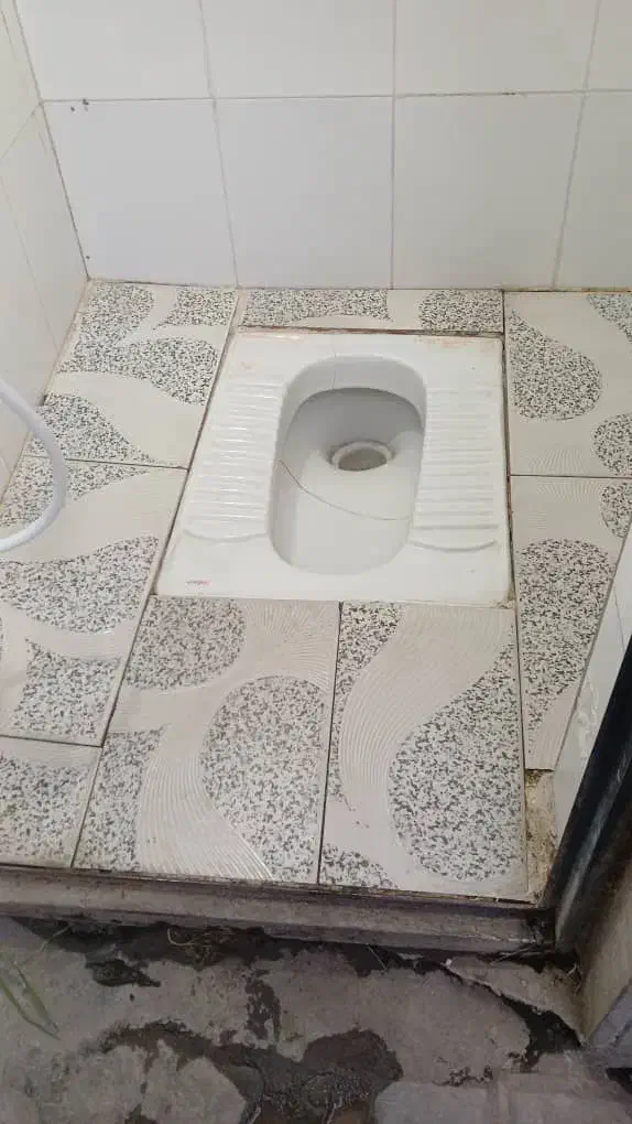 عایق کاری برطرف کردن نم چکه حمام سرویس پشت‌بام|خدمات پیشه و مهارت|بروجرد, |دیوار