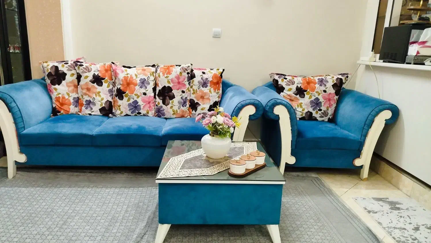 مبل ۷نفره رنگ آبی|مبلمان خانگی و میز عسلی|تهران, جلیلی|دیوار