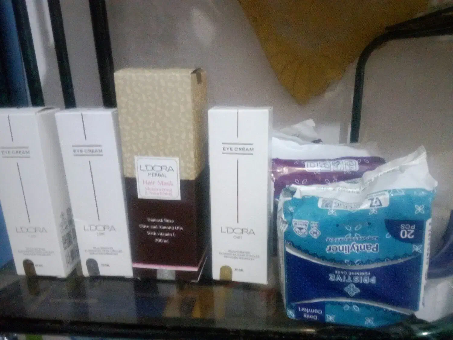 لدورا|آرایشی، بهداشتی، درمانی|نیمبلوک, |دیوار