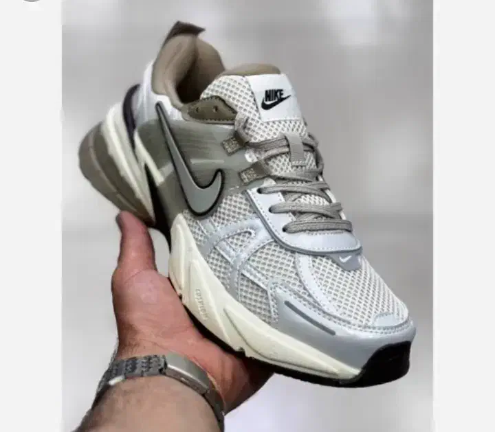 نایک وی تو کی ترند خارجی بهترین کیفیت بازار|کیف، کفش، کمربند|اردبیل, |دیوار