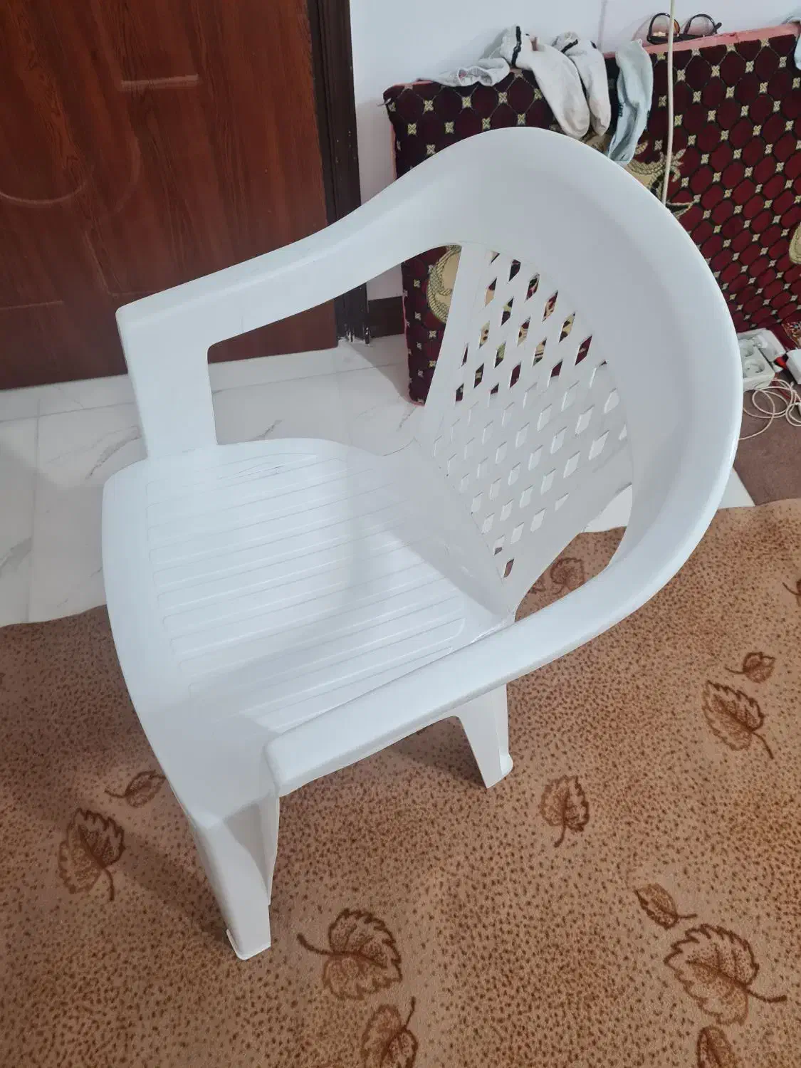 صندلی پلاستیکی|صندلی و نیمکت|آمل, |دیوار