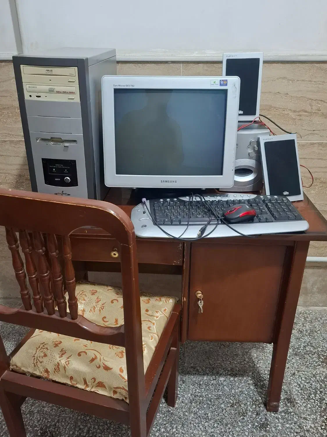 کامپیوتر|رایانه رومیزی|ساوه, |دیوار