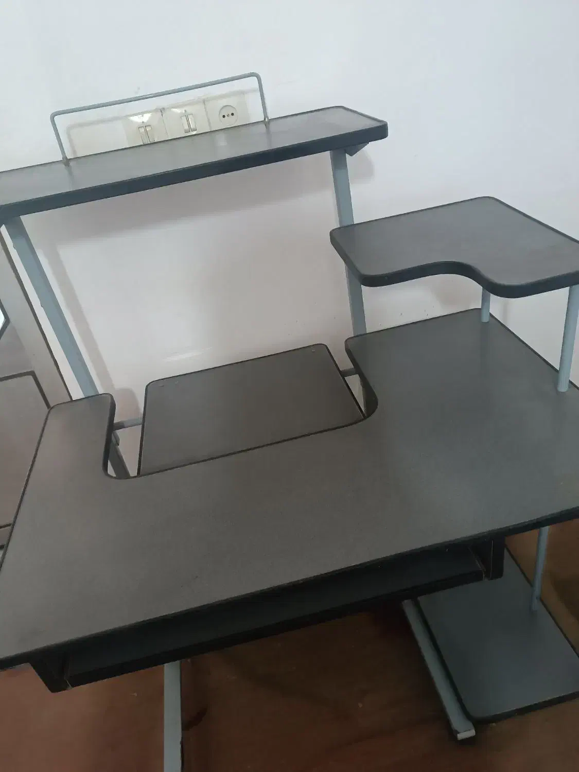 میز کامپیوتر|میز تحریر و کامپیوتر|مرزیکلا, |دیوار