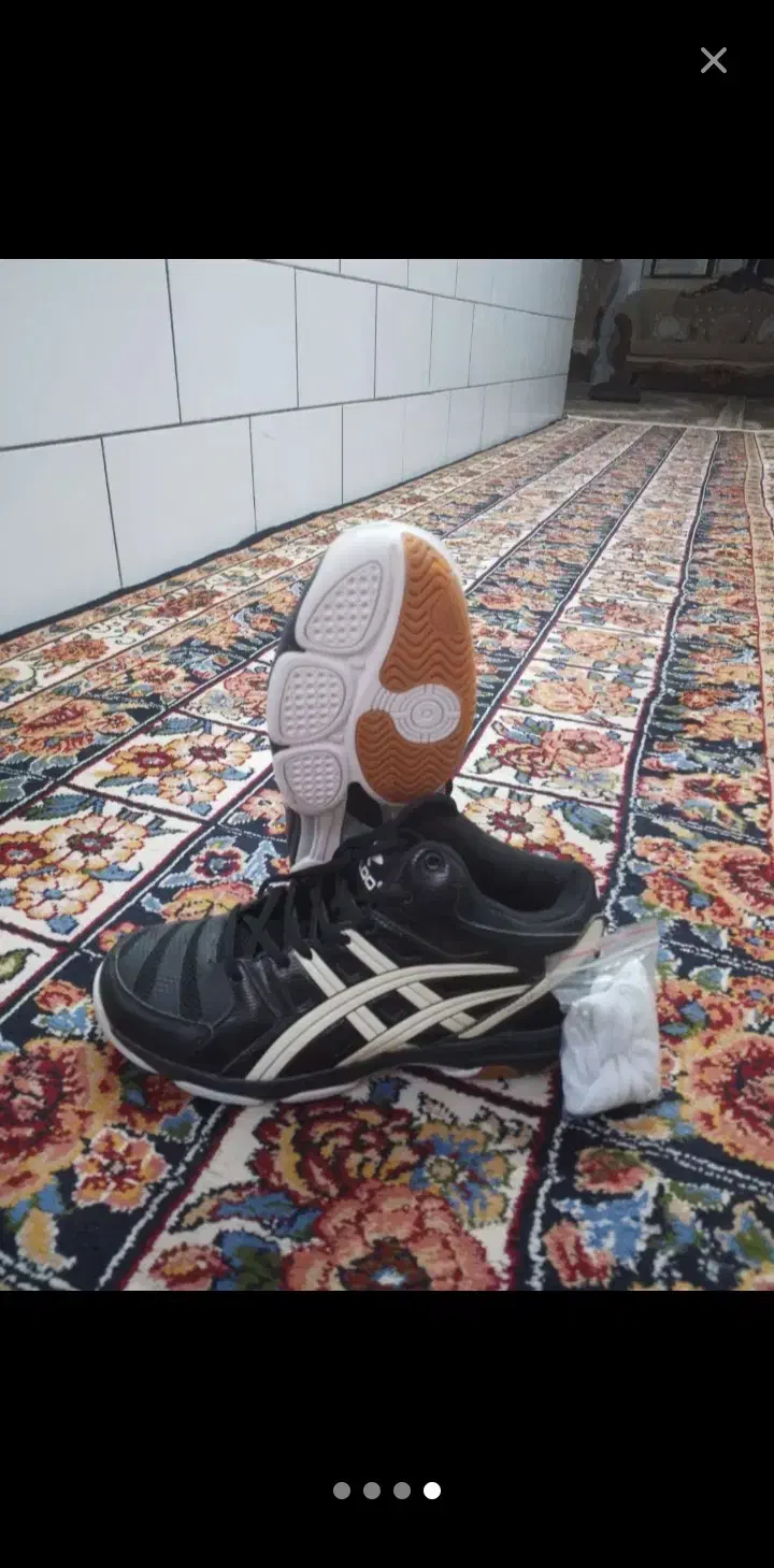 کفش|کیف، کفش، کمربند|بافق, |دیوار