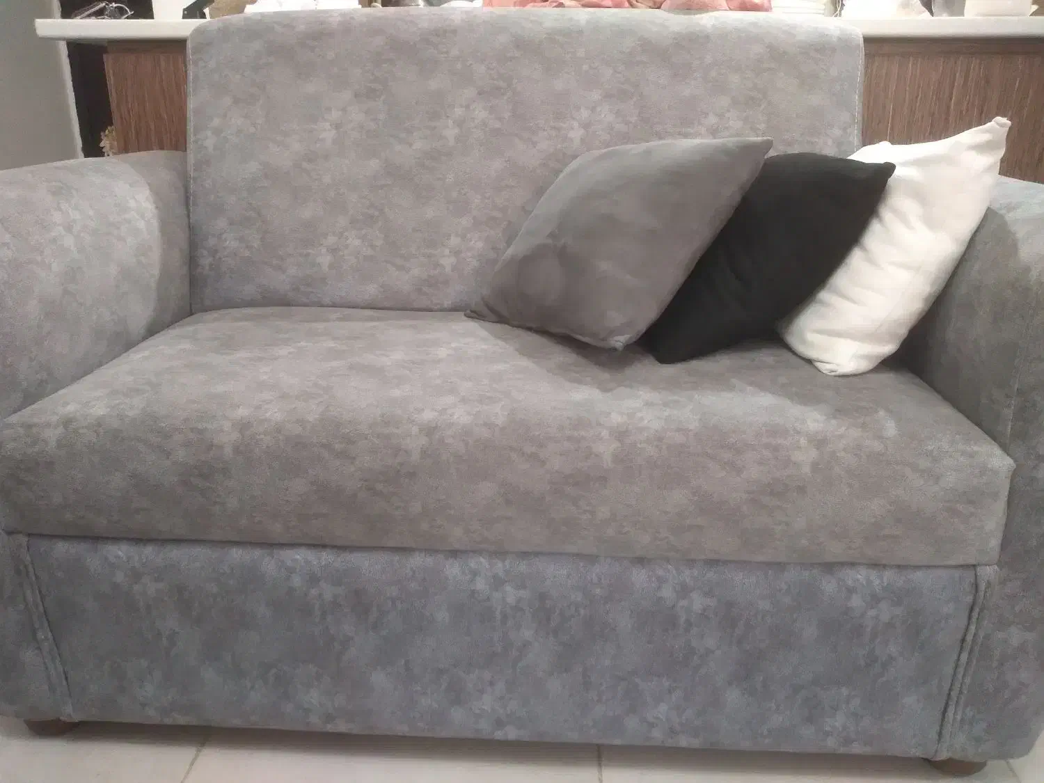 مبل راحتی ۷ نفره کاملا سالم|مبلمان خانگی و میز عسلی|سنگر, |دیوار