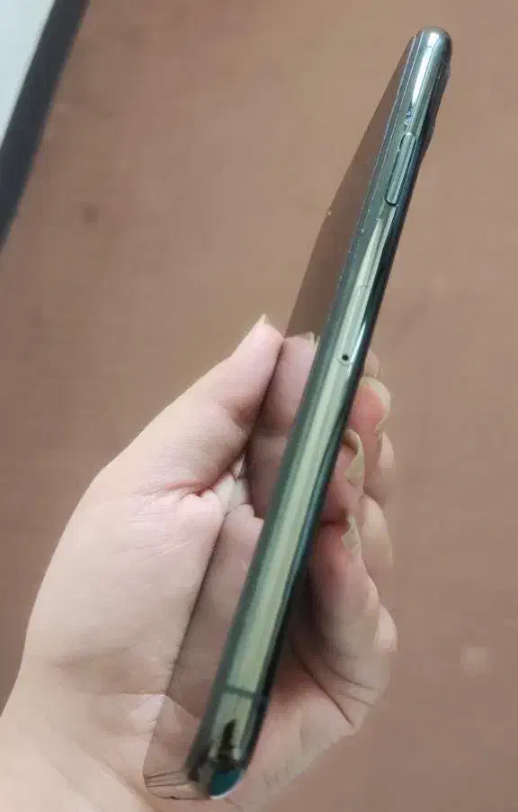 آیفون ۱۱ پرومکس ۲۵۶ خاص و کم کار|موبایل|شیراز, ریاستی|دیوار