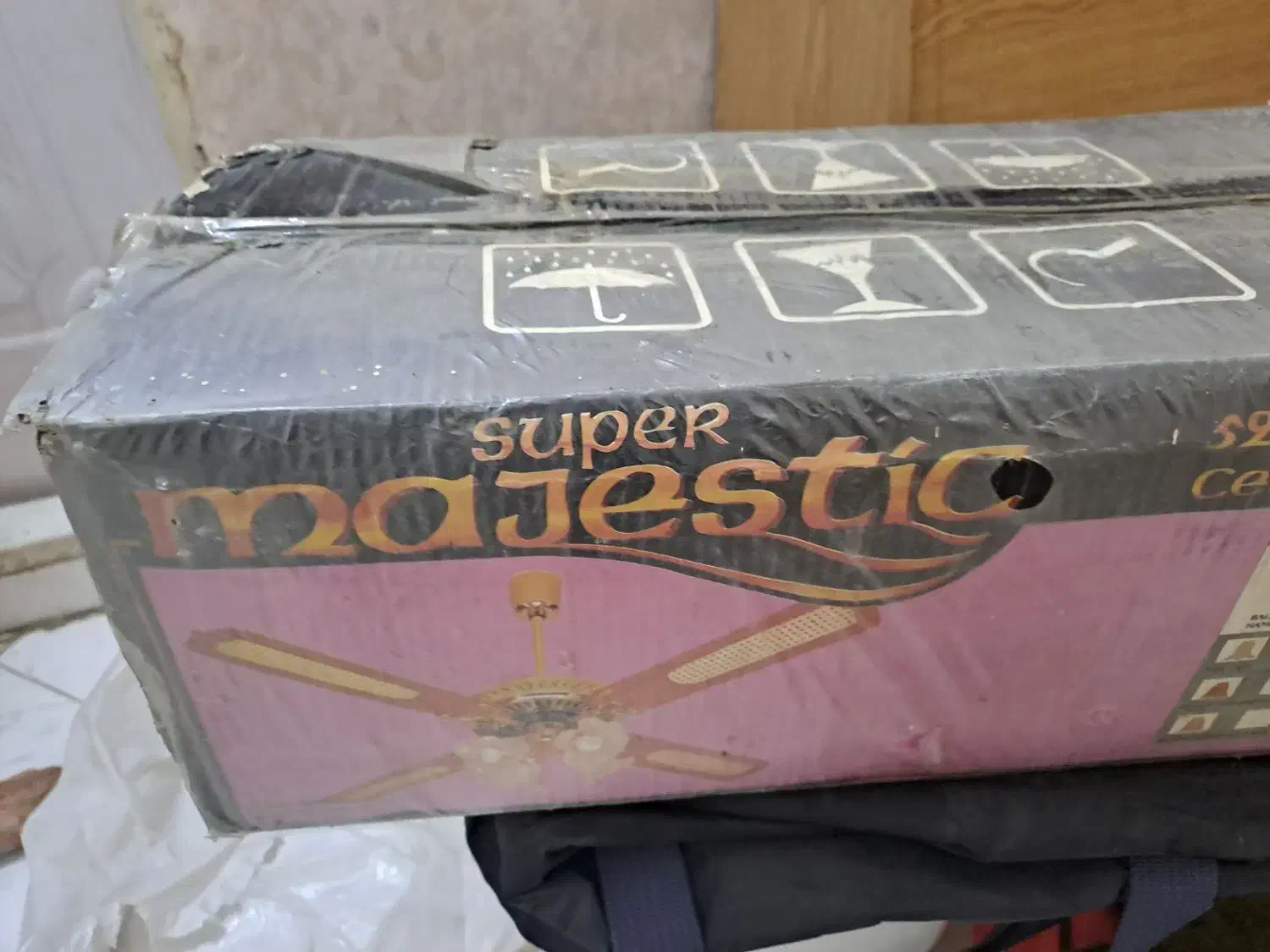 پنکه سقفی لوستر دار|پنکه و تصفیه‌کنندهٔ هوا|مشهد, کوشش|دیوار