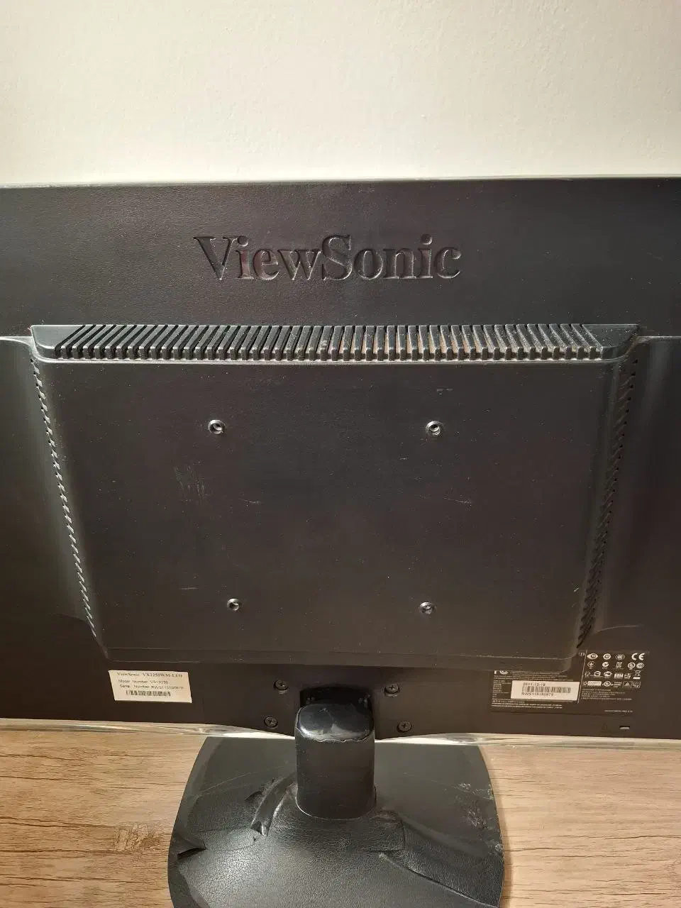 کامپیوتر و بعلاوه میز تمیز|رایانه رومیزی|خوی, |دیوار