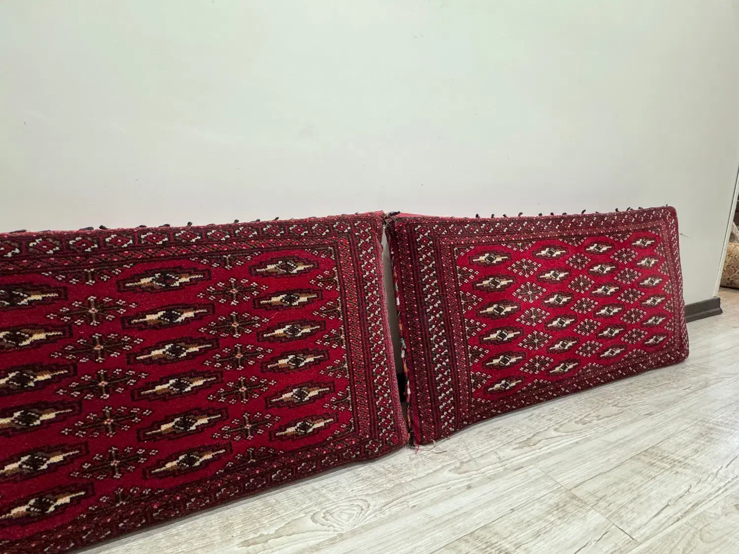 ۲ عدد پشتی دستبافت|پشتی|کرج, گوهردشت|دیوار