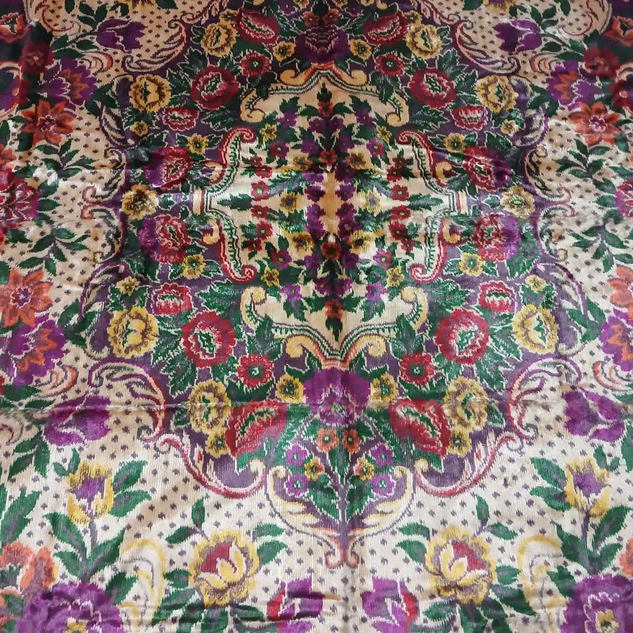 روتختی عتیقه|کلکسیون اشیاء عتیقه|قم, میرزائیه|دیوار