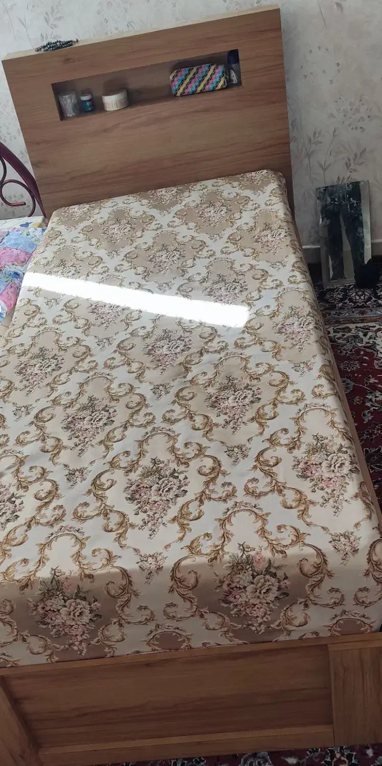 تخت|تخت و سرویس خواب|شهرضا, |دیوار