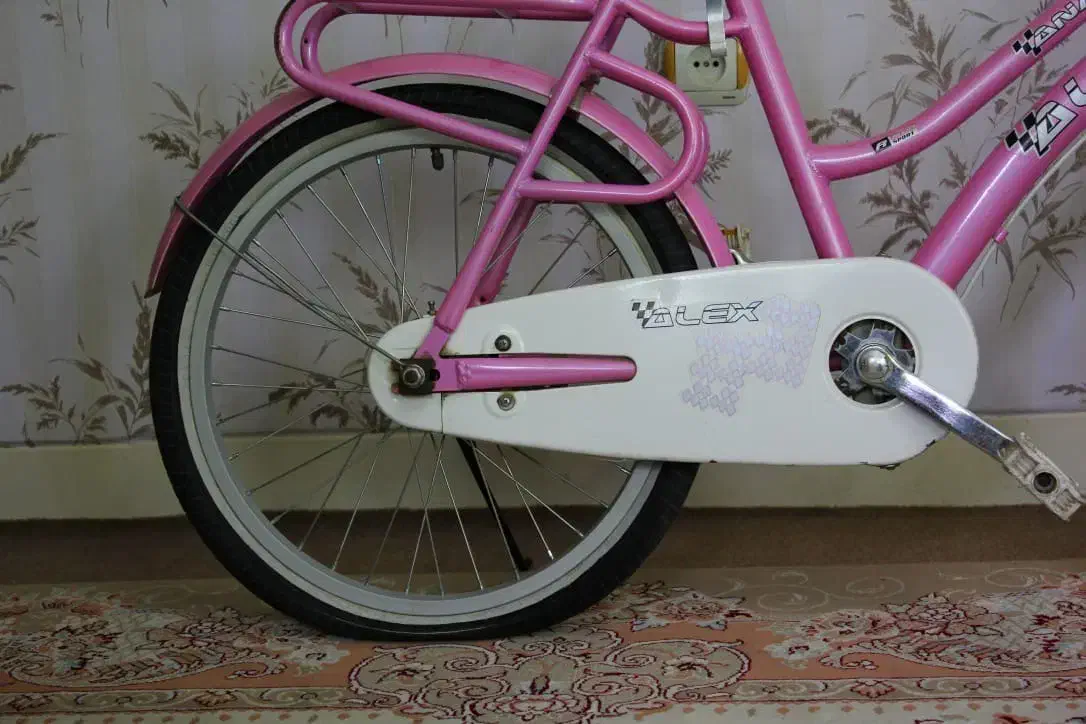 دوچرخه دخترانه سایز ۲۰|دوچرخه، اسکیت، اسکوتر|کرج, شهرک فهمیده|دیوار