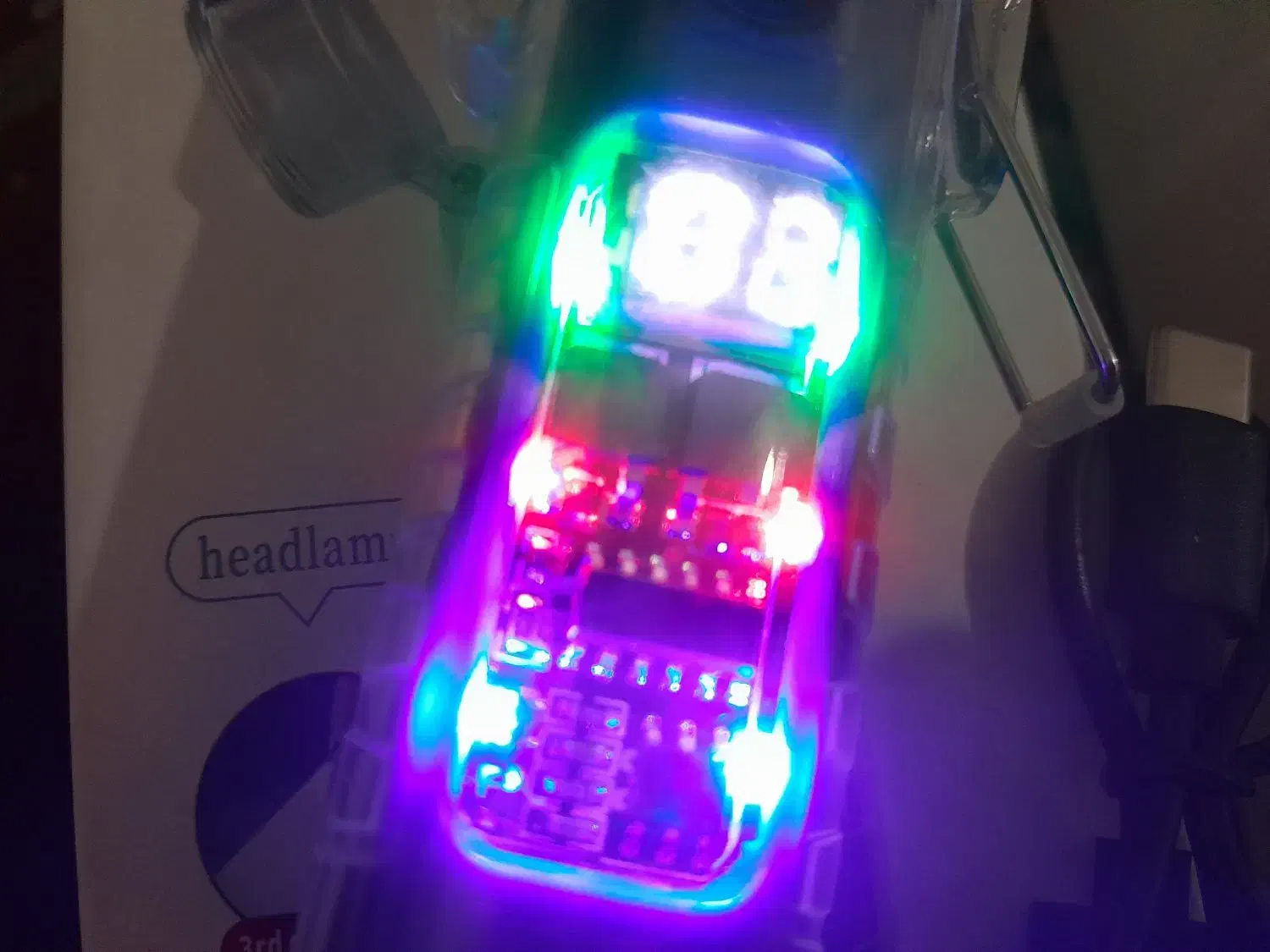 چراغ قوه چند کاره نوی نو|کوهنوردی و کمپینگ|رشت, منظریه|دیوار