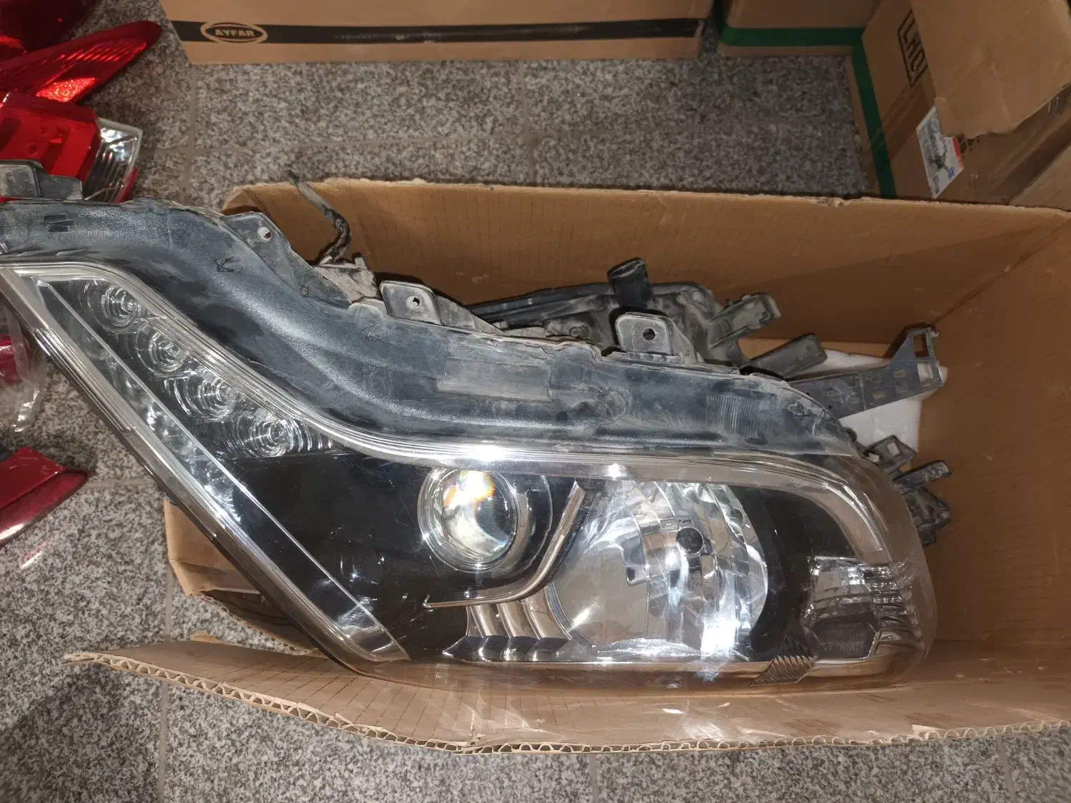 چراغ ولوازم برقی خودرو|قطعات یدکی و لوازم جانبی|کرمان, |دیوار