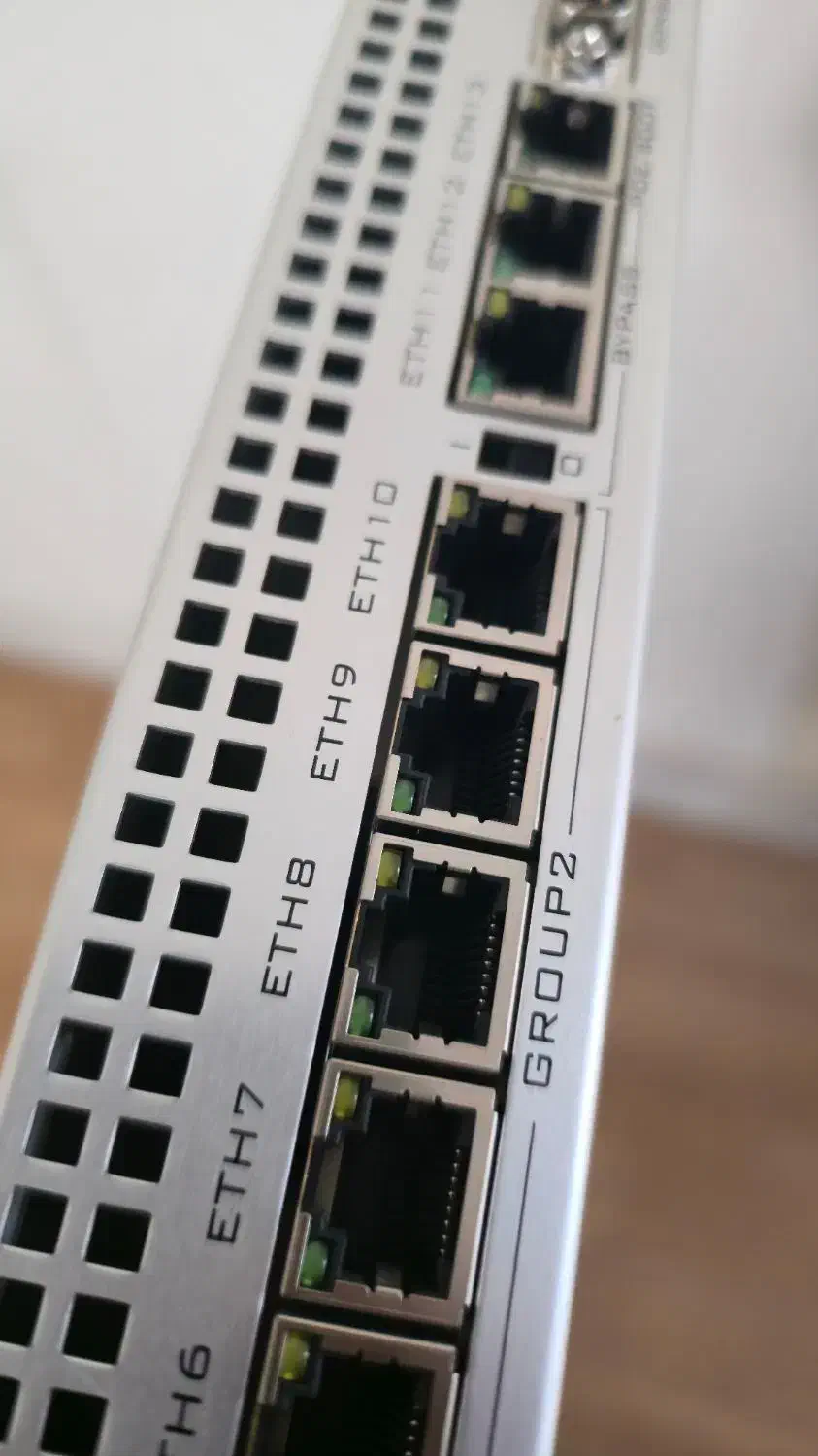 روتر میکروتیک RB1100|مودم و تجهیزات شبکه|قم, زنبیل آباد|دیوار