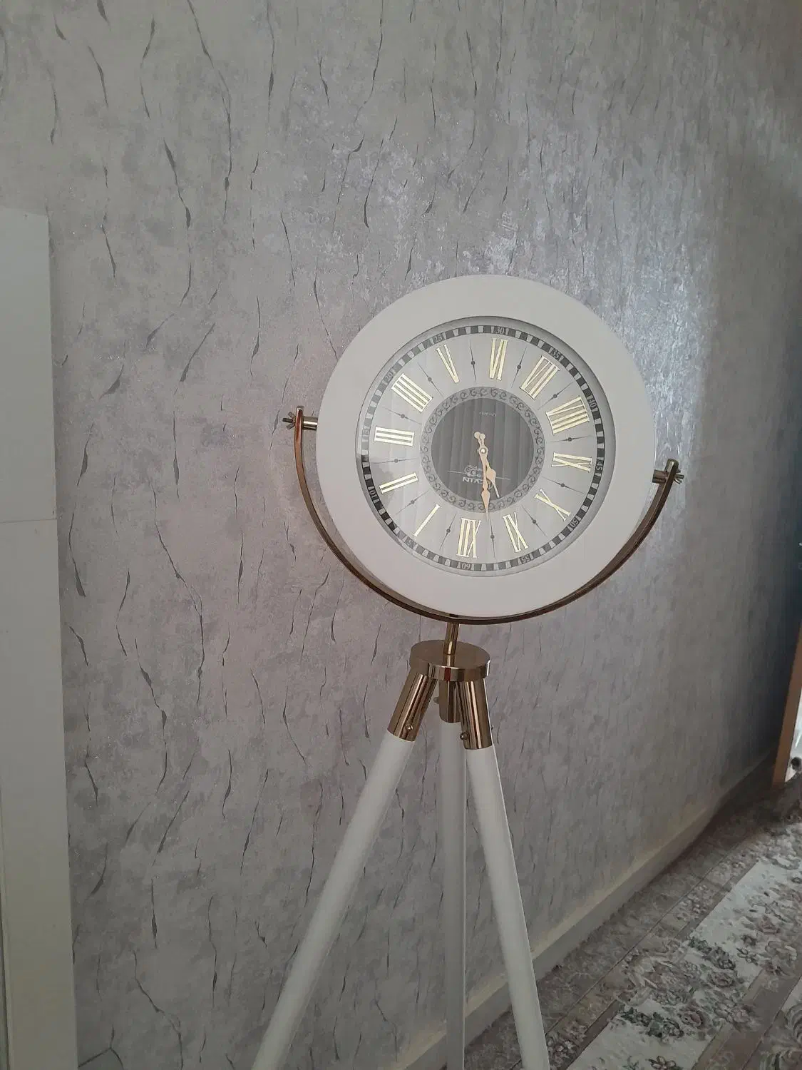 ساعت پایه دار|ساعت دیواری و تزئینی|گلبهار, شهر جدید گلبهار|دیوار