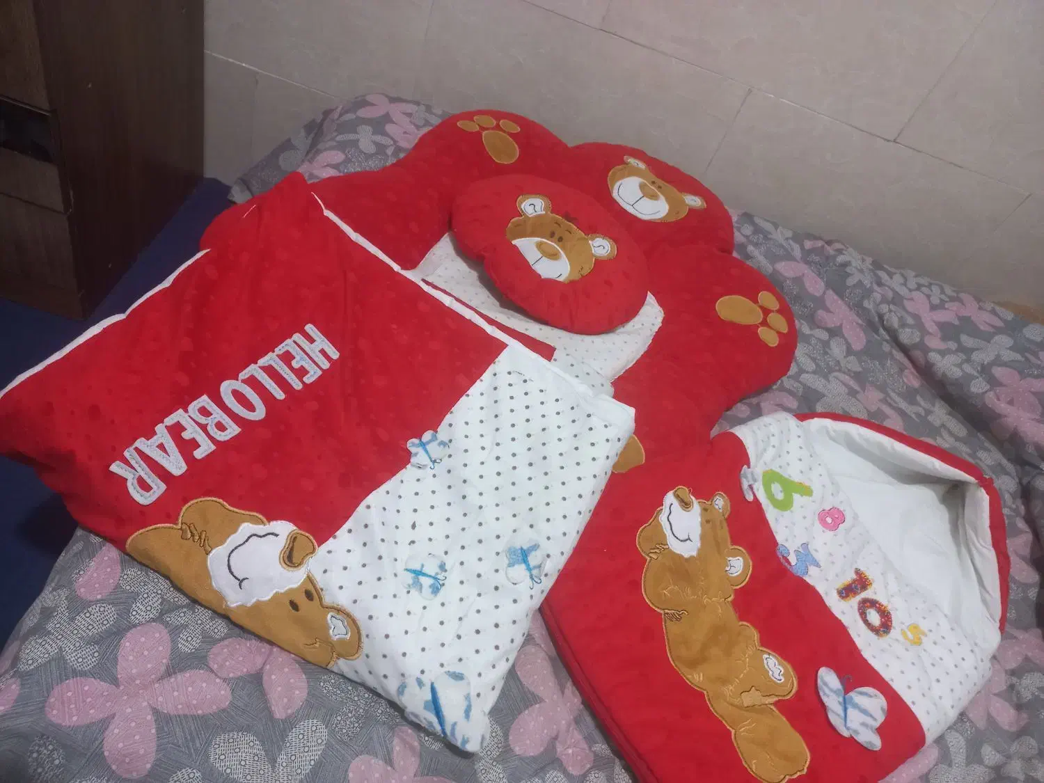 قنداق فرنگی و ست خواب کودک  درحد نو|اسباب و اثاث بچه|شیراز, شریف‌آباد|دیوار