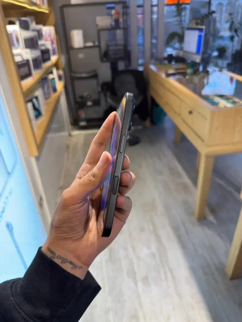 ایفون ۱۶ ۱۲۸ گیگ نو نو|موبایل|تهران, عباس‌آباد|دیوار